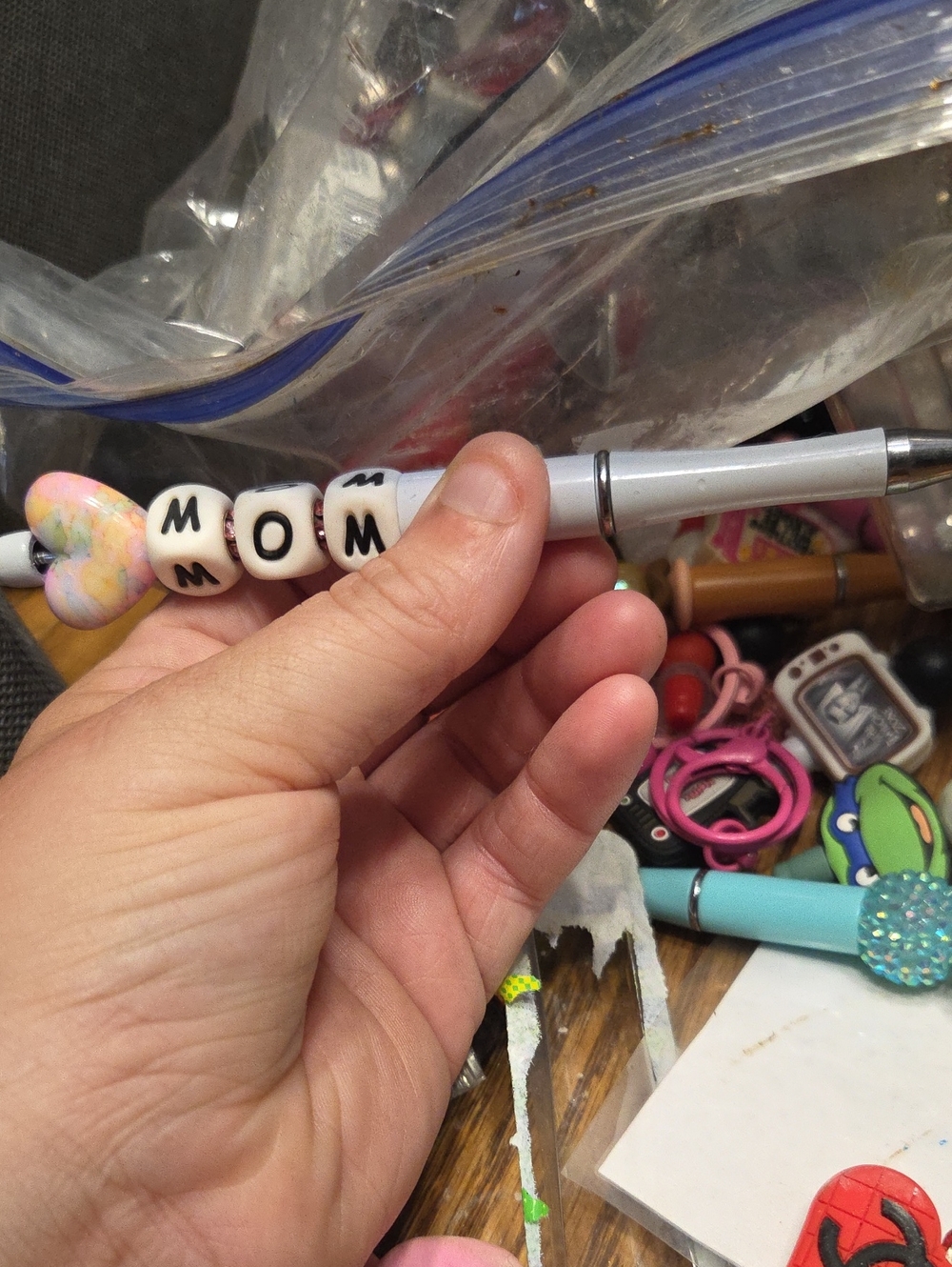 Beaded 'MOM' Heart Pen - Pastel Pink Accent